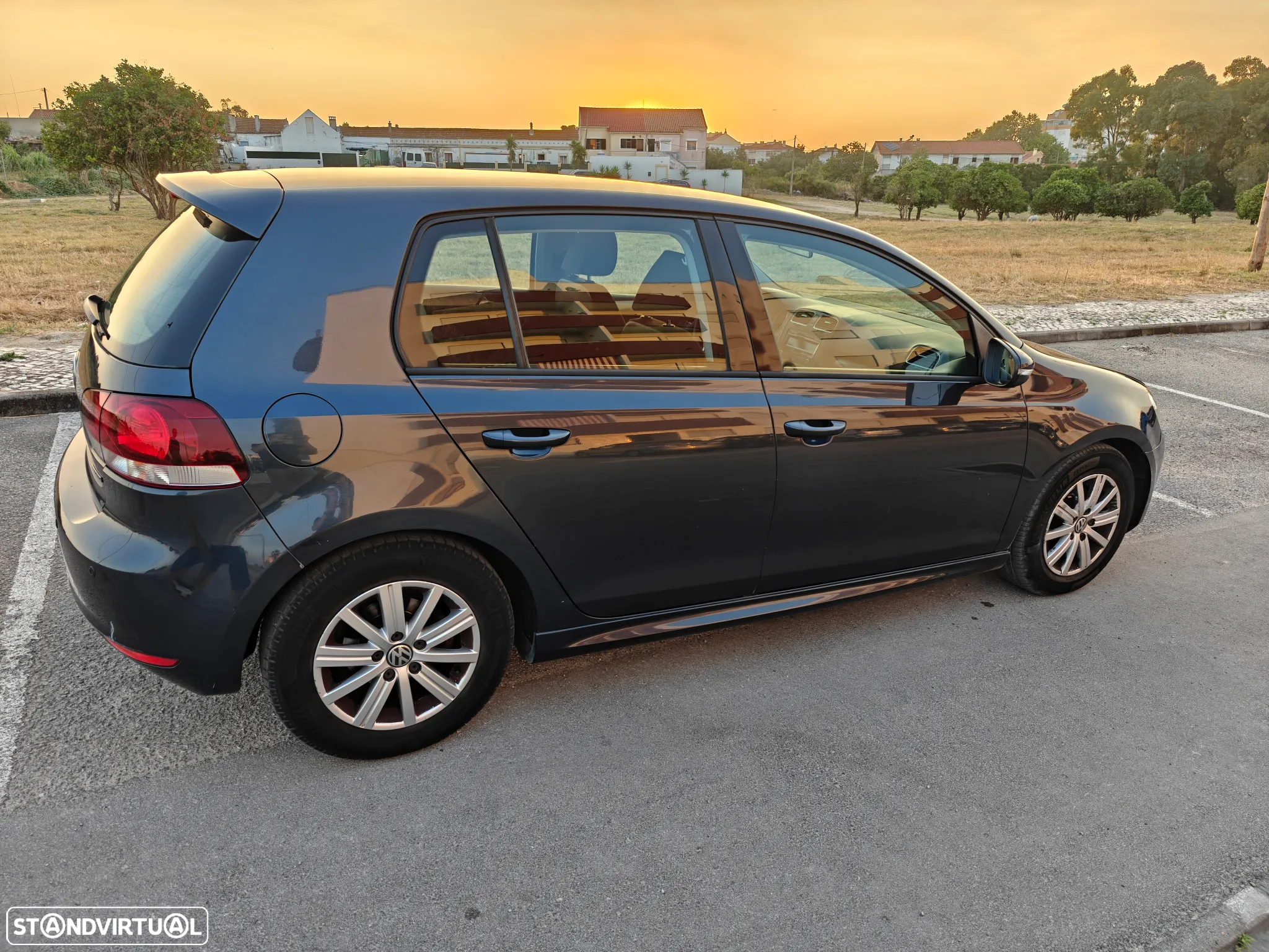 VW Golf 1.6 TDi Trendline BlueMotion - 3