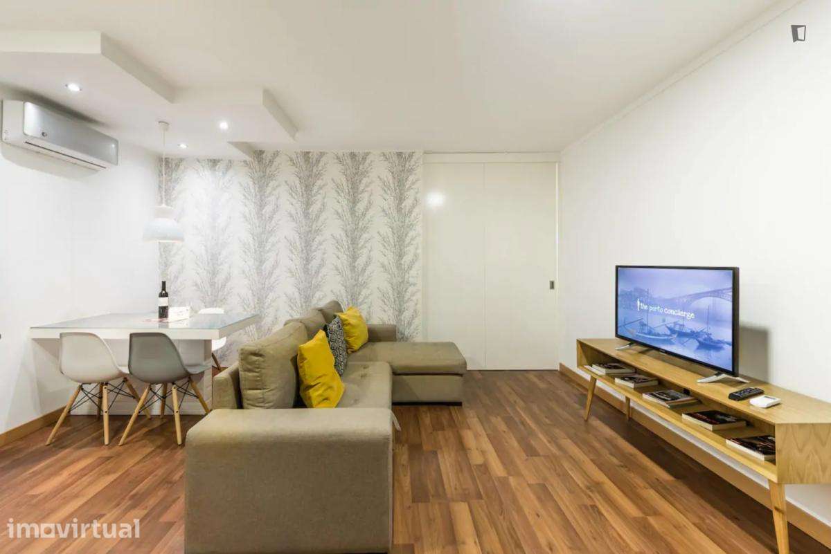 Apartamento com 1 quartos - localizado em Cedofeita Porto - Grande imagem: 2/16