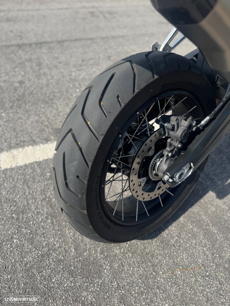 BMW F 900 GS Triple Black - 12