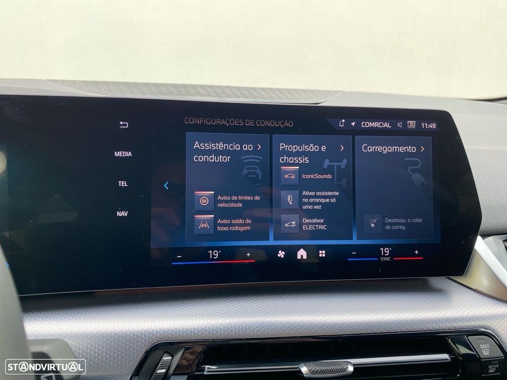 BMW 225xe Active Tourer e xDrive Pack Desportivo M - 10
