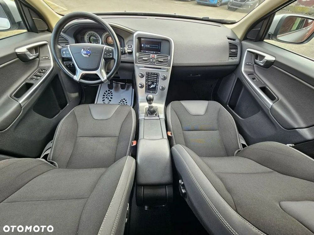 Volvo XC 60 D3 Momentum - 8