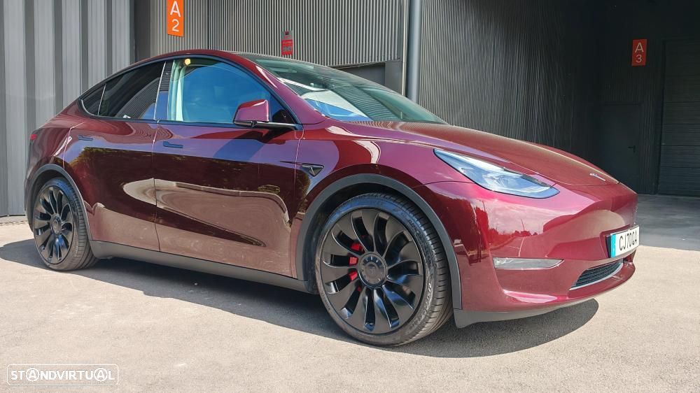 Tesla Model Y Performance Dual Motor AWD - 9