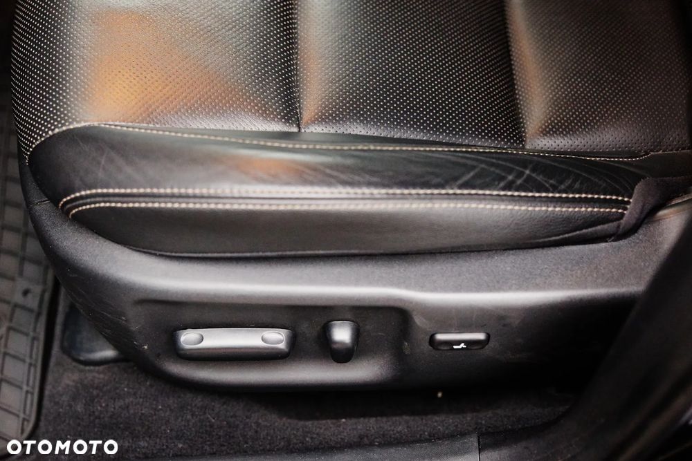 Toyota Avensis 2.0 D-4D Prestige - 25