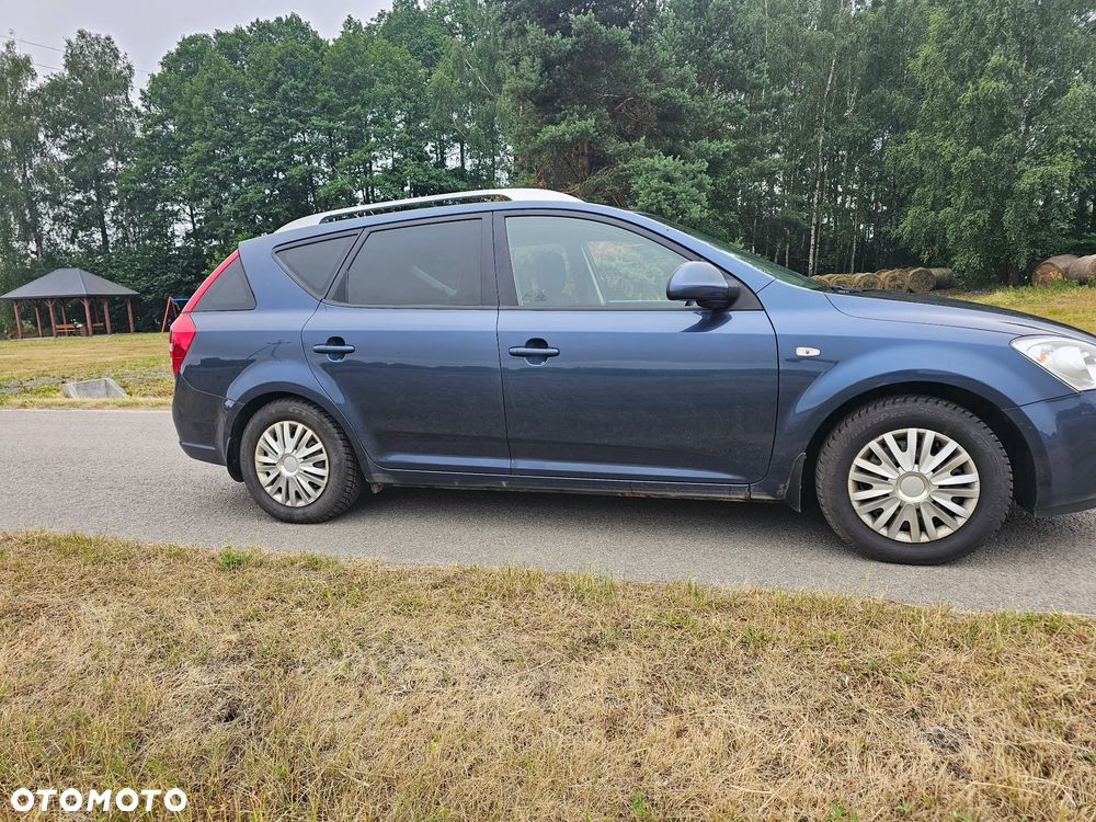 Kia Ceed - 22