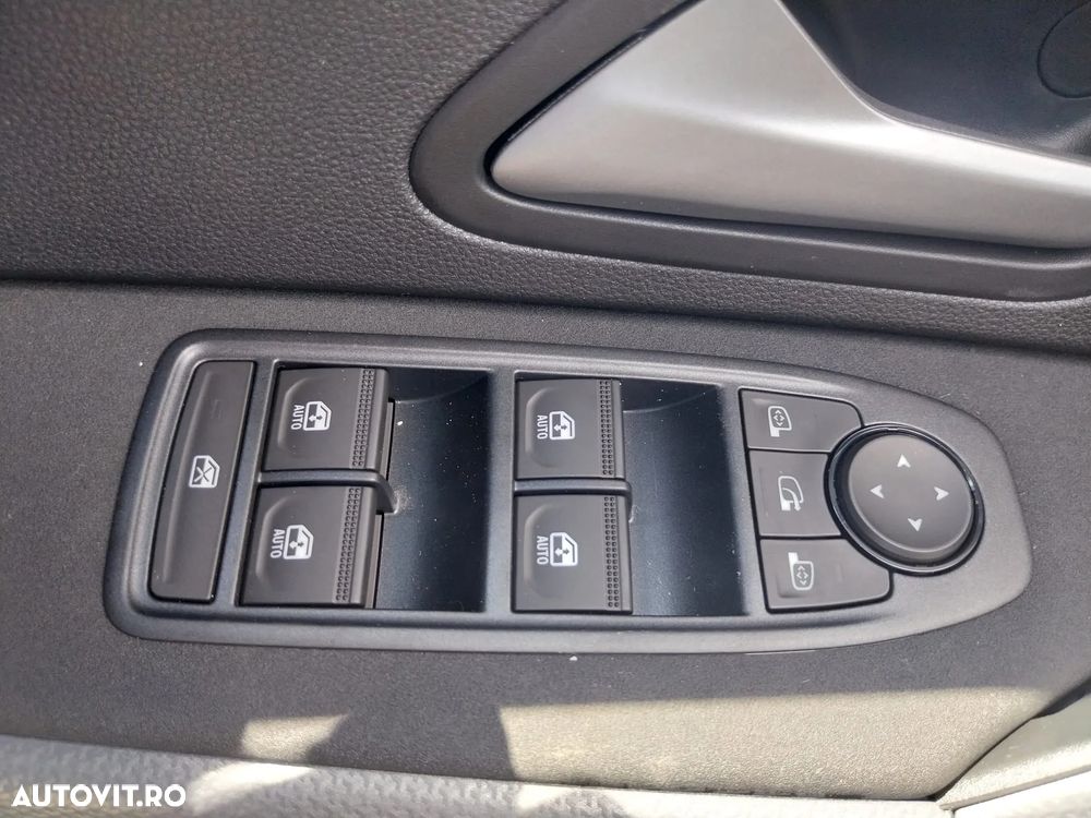 Dacia Duster hybrid-G 150 4x4 - 9