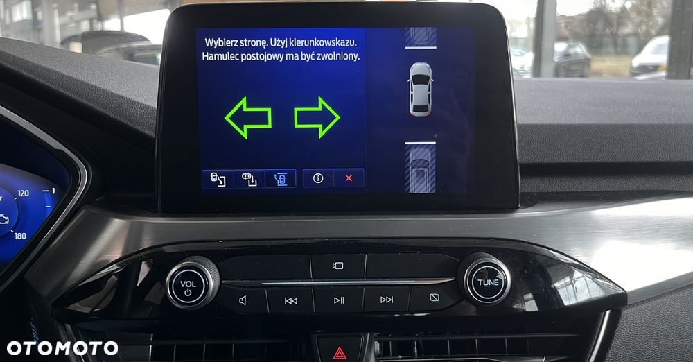 Ford Kuga 2.5 Duratec FHEV 4x4 TITANIUM - 28