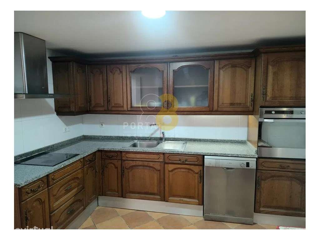 Moradia com pátio em Ramalde - Para recuperar (Oportunidade) - Grande imagem: 2/25