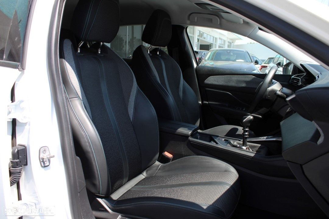 Peugeot 308 1.2 PureTech Allure Pack - 8
