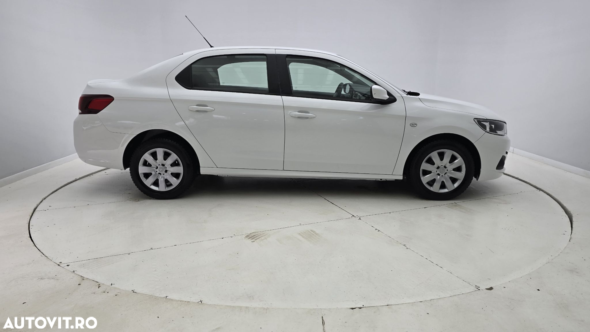 Peugeot 301 1.6 BlueHDI FAP Active - 5