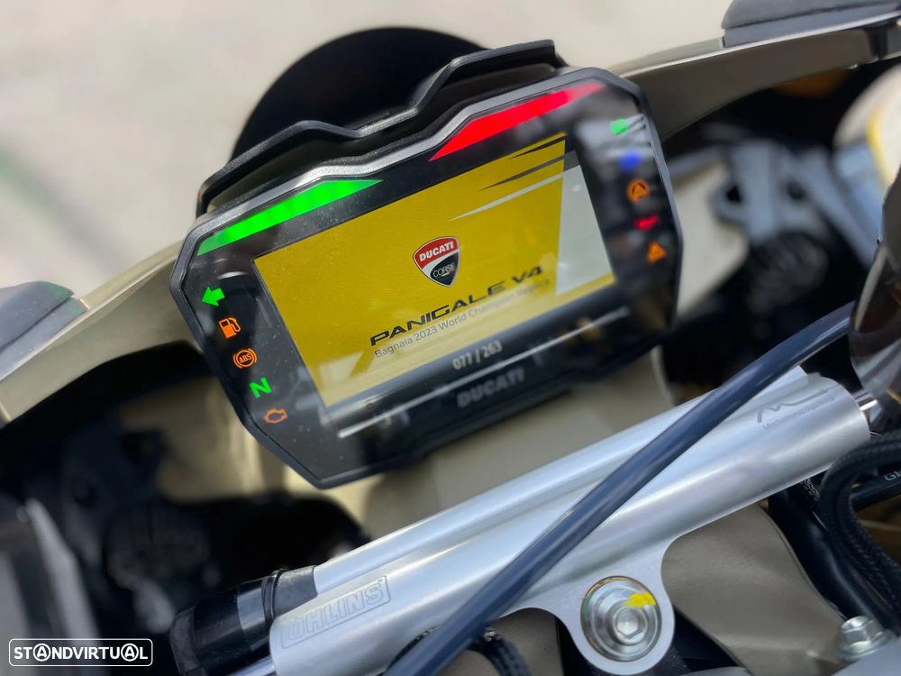 Ducati Panigale V4 Bagnaia 2023 World Champion Replica - 12