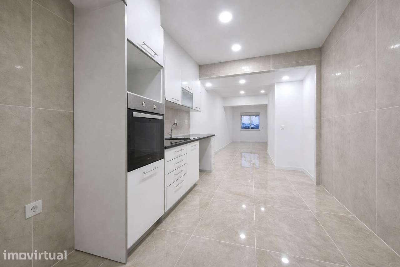 T2 Totalmente Remodelado na Cova da Piedade, Almada - Grande imagem: 2/9