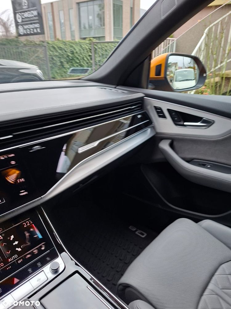 Audi Q8 - 8