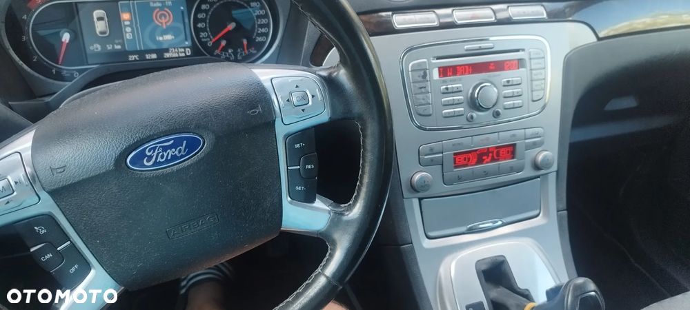 Ford Galaxy 2.0 TDCi Ghia - 13