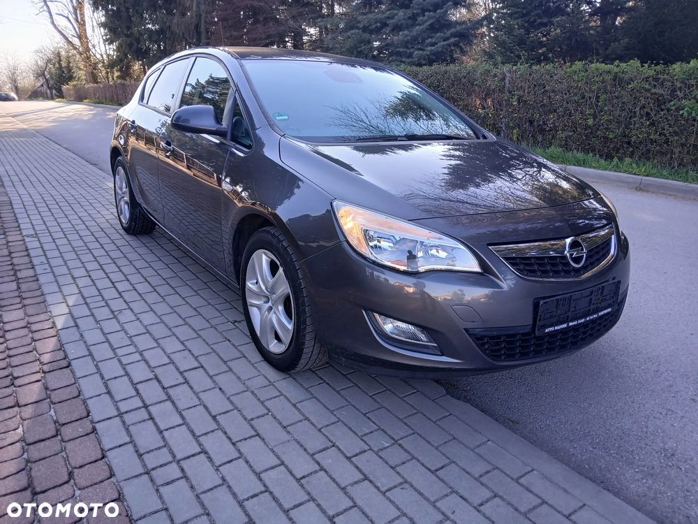 Opel Astra 1.6 Design Edition - 10