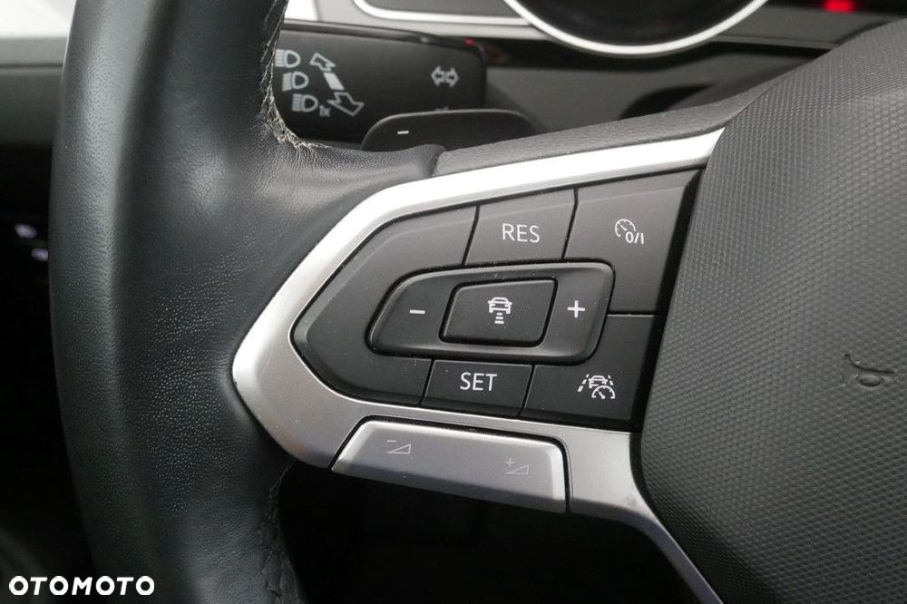 Volkswagen Passat Variant 2.0 TSI Business DSG - 23