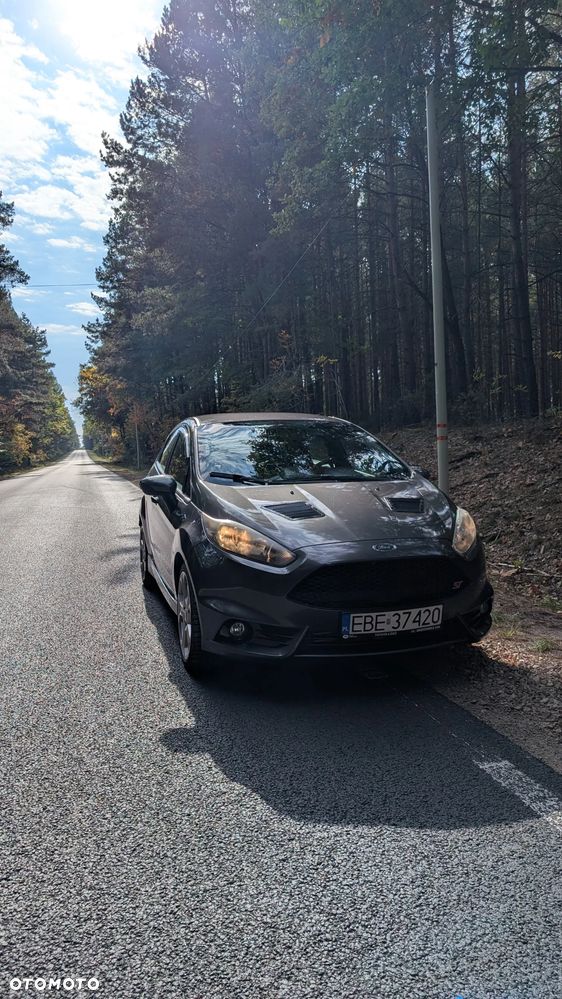 Ford Fiesta 1.6 EcoBoost ST200 - 1