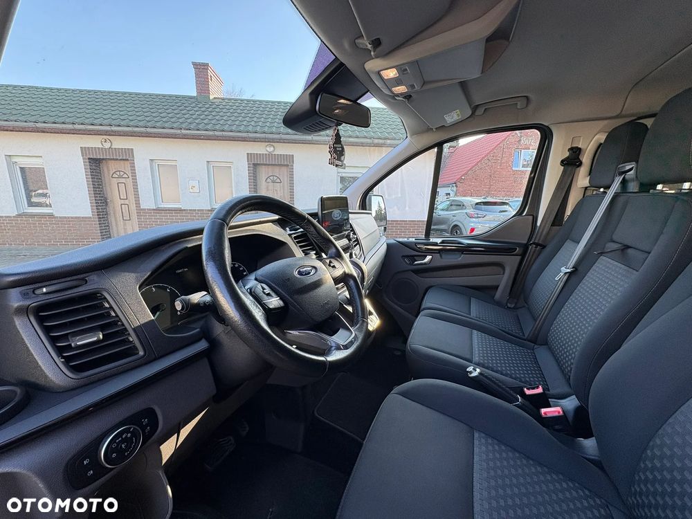 Ford Tourneo Custom - 10