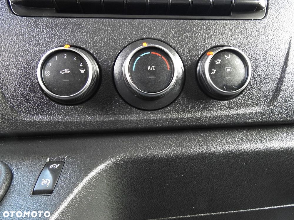 Renault MASTER  PLANDEKA 10 PALET WEBASTO TEMPOMAT LEDY PNEUMATYKA KLIMATYZACJA  165KM - 33