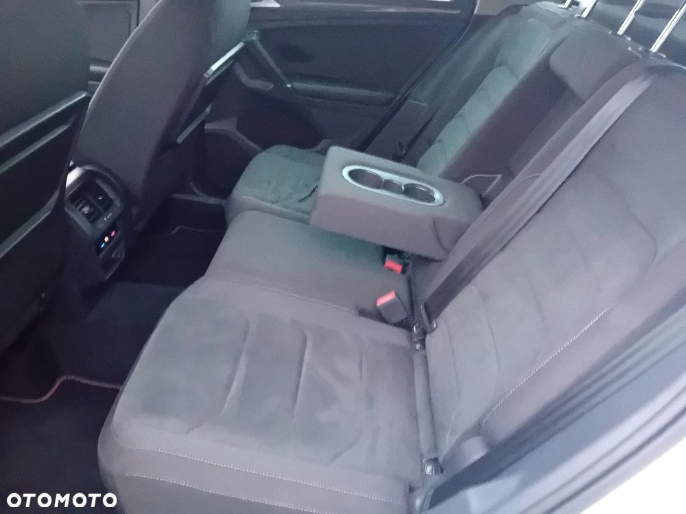 Volkswagen Tiguan 2.0 TDI SCR DSG R-Line - 12