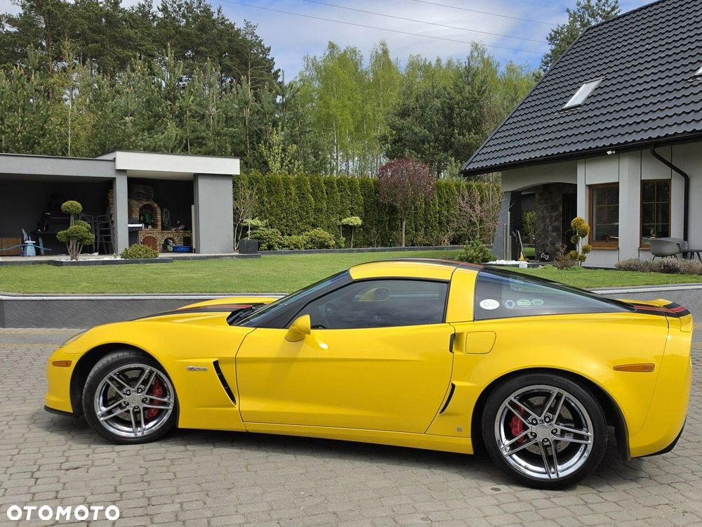 Chevrolet Corvette - 4