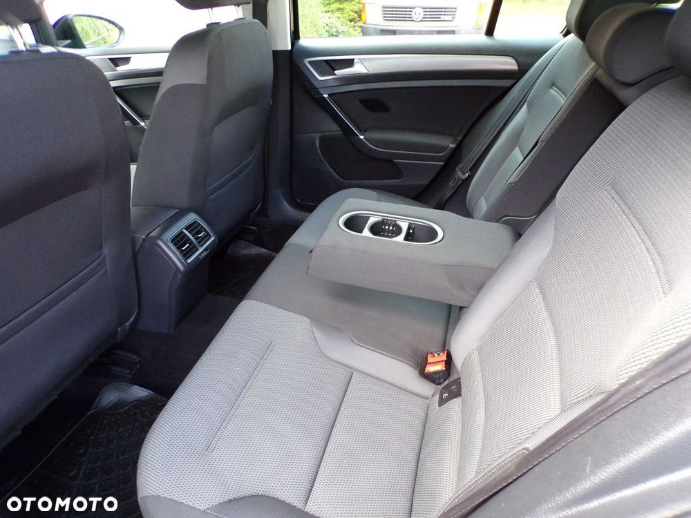 Volkswagen Golf - 29