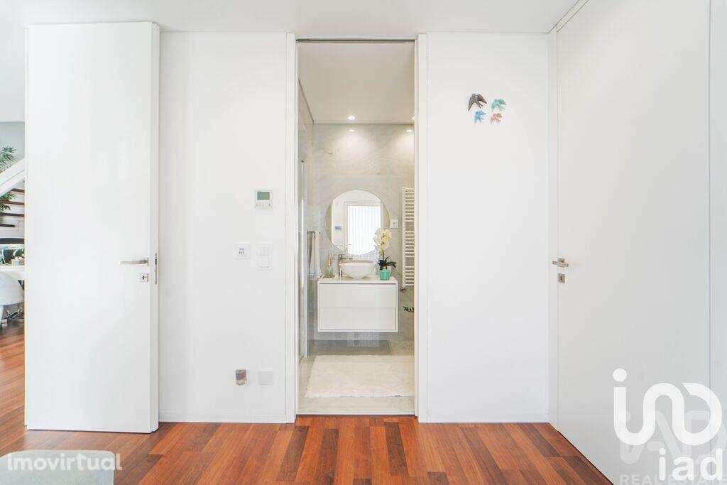 Moradia em gaveto T4 em Darque de 295 m2 - Grande imagem: 2/38