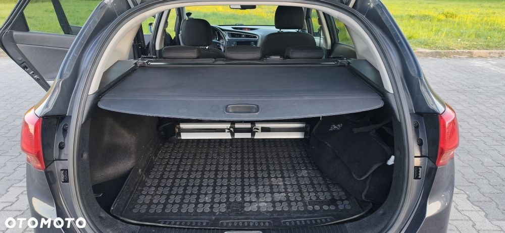 Kia Ceed - 8