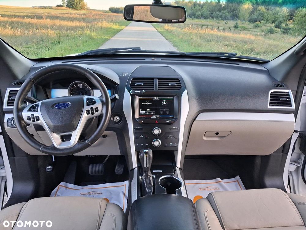 Ford Explorer - 21