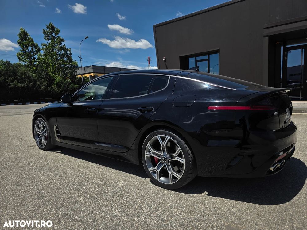 Kia Stinger - 8