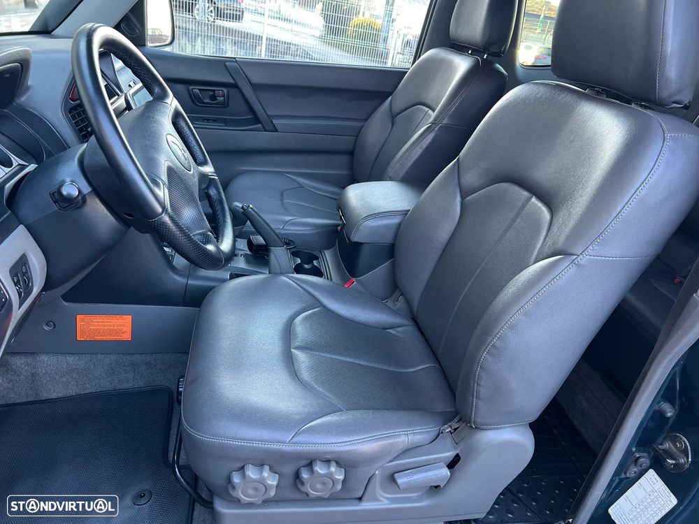 Mitsubishi Pajero 3.2 DI-D GLS ABS+TA+EC - 12