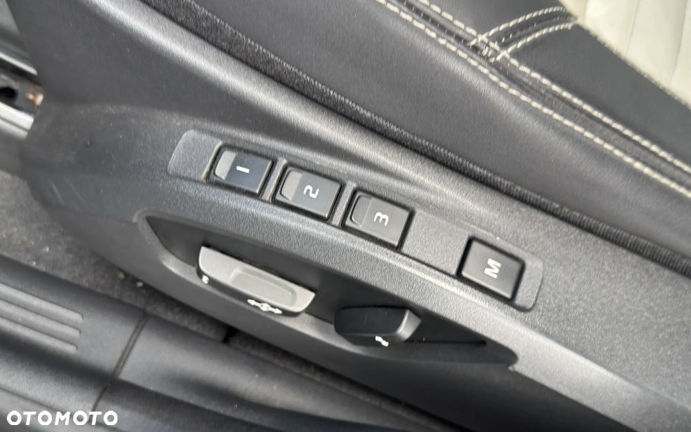 Volvo V50 T5 R-Design Summum - 18