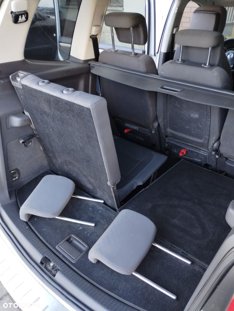 Volkswagen Touran 1.6 TDI DPF Trendline - 10