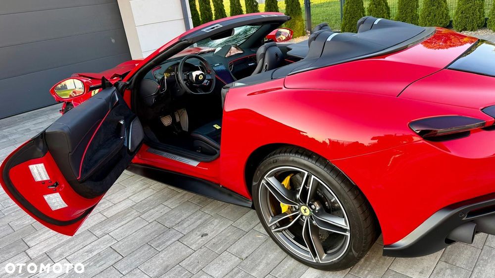 Ferrari Roma Spider - 5