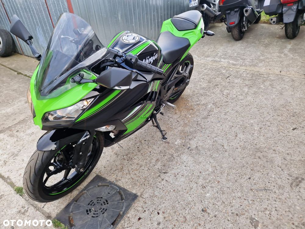 Kawasaki Ninja 300 ABS - 3
