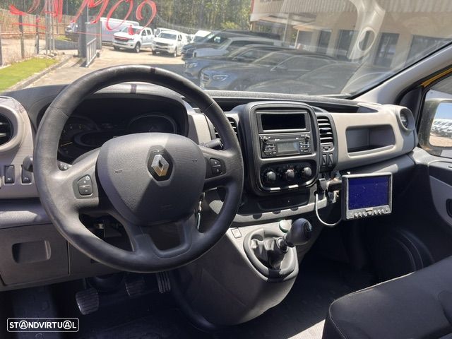 Renault TRAFIC LONGA COM AC - 9