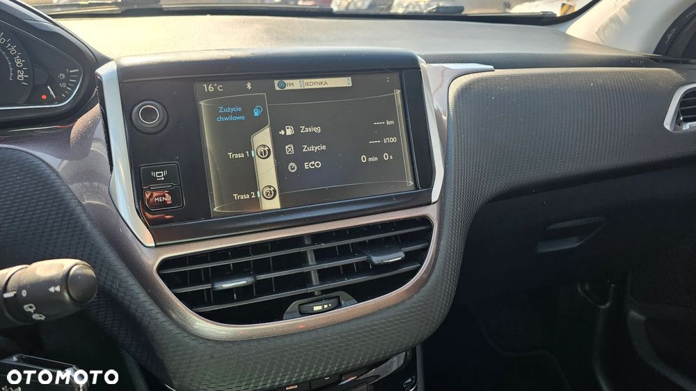 Peugeot 2008 1.6 e-HDi Style S&S - 15