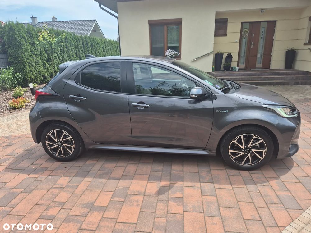 Toyota Yaris Hybrid 100 Dynamic EU6 - 8
