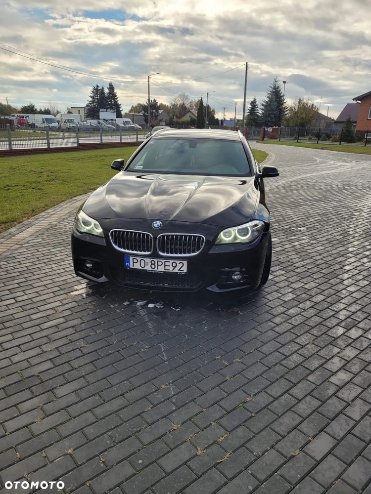 BMW Seria 5 525d xDrive - 14