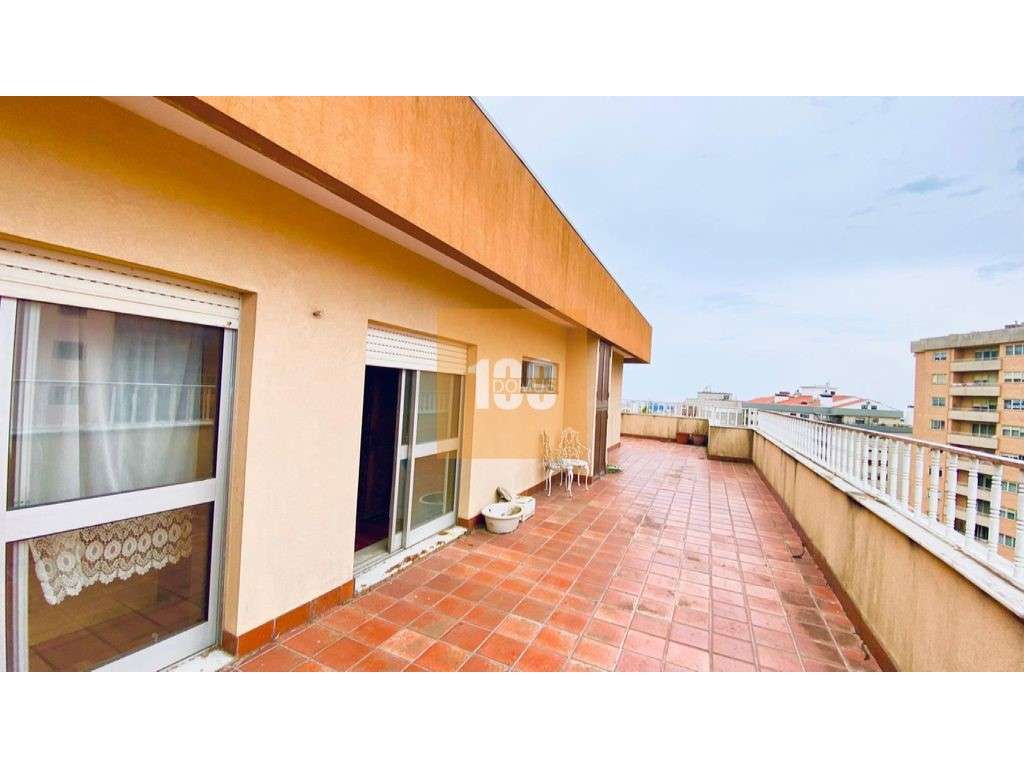 Apartamento T3 com terraço e garagem em Gaia - Grande imagem: 2/33