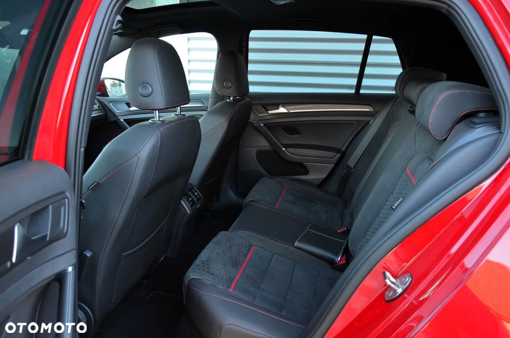 Volkswagen Golf GTI (BlueMotion Technology) DSG Performance - 20