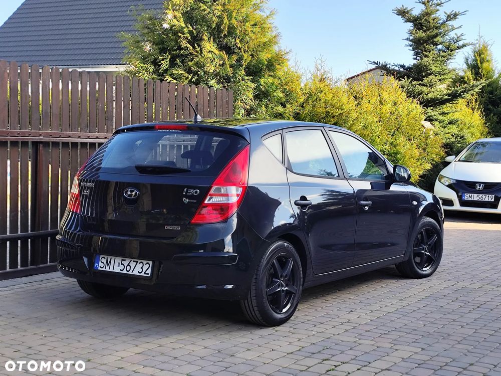Hyundai i30 1.6 CRDi Classic + World Cup - 3