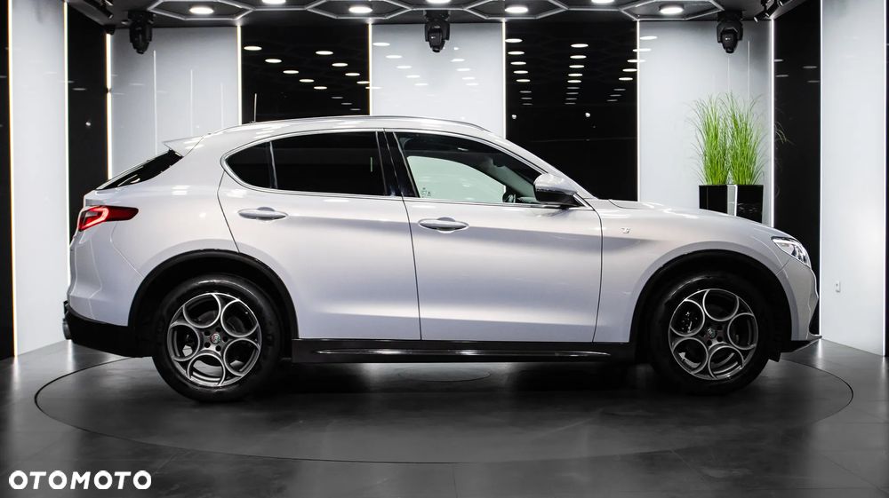 Alfa Romeo Stelvio 2.0 Turbo TI Q4 - 9