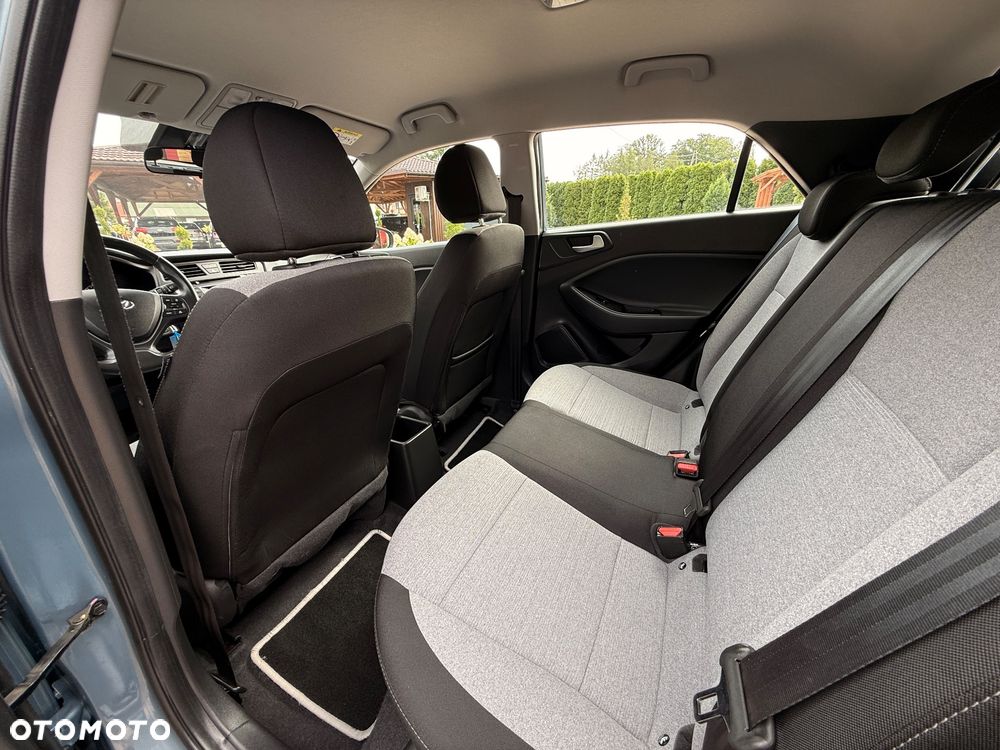 Hyundai i20 - 17