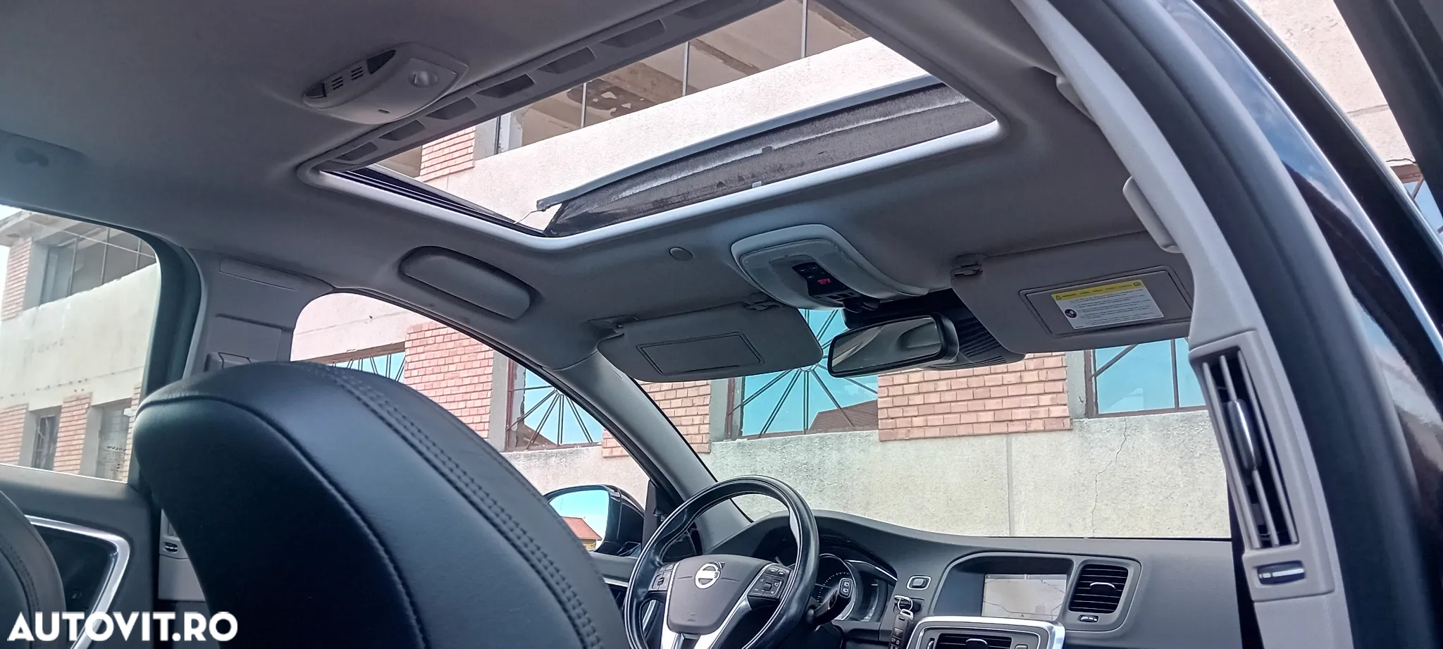 Volvo V60 D6 Plug-In-Hybrid AWD Geartronic Summum - 6