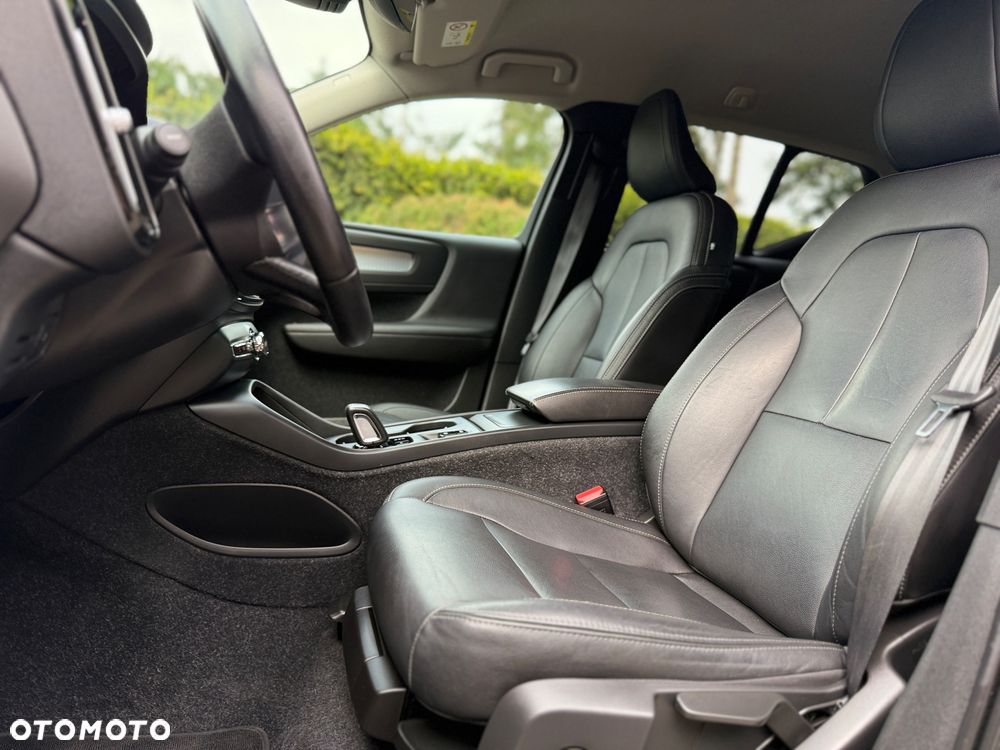 Volvo XC 40 D3 Momentum Pro - 25