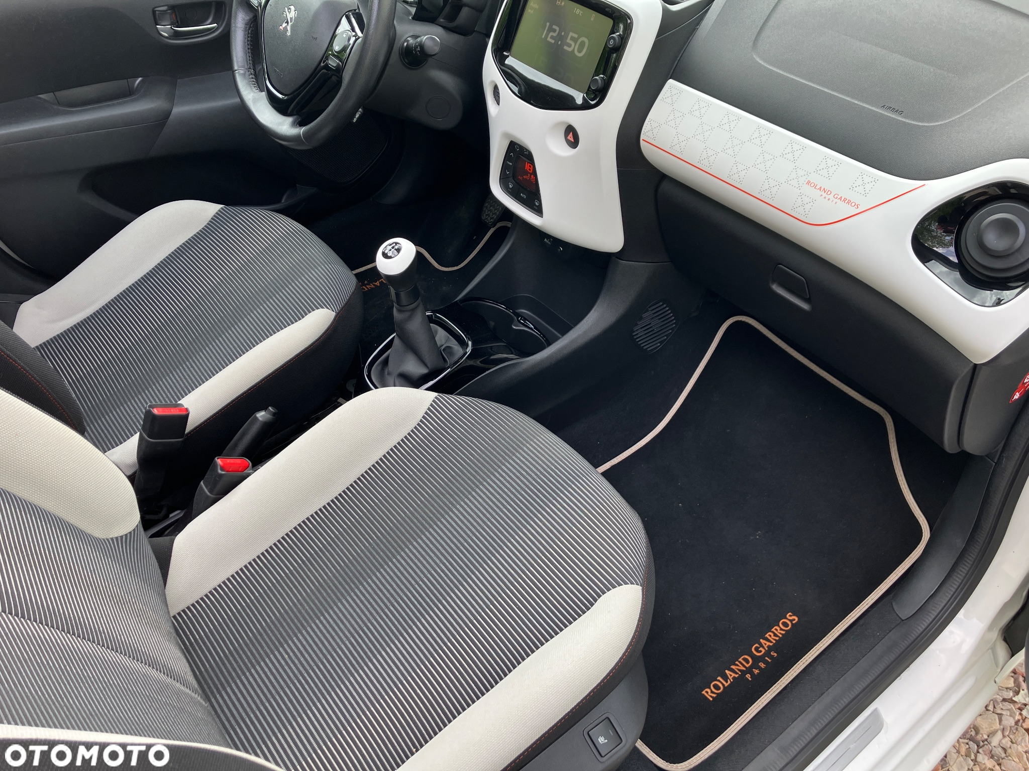 Peugeot 108 PureTech 82 Top Roland Garros - 13