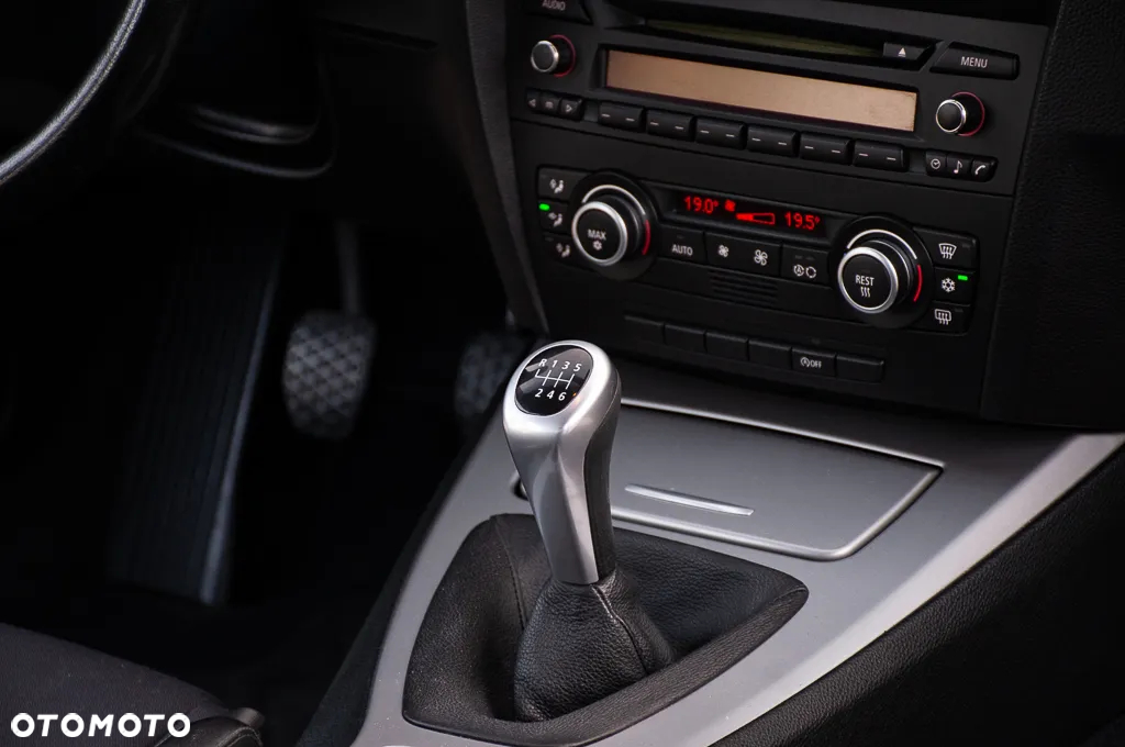 BMW Seria 3 318i Edition Sport - 24