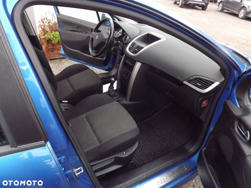 Peugeot 207 - 11