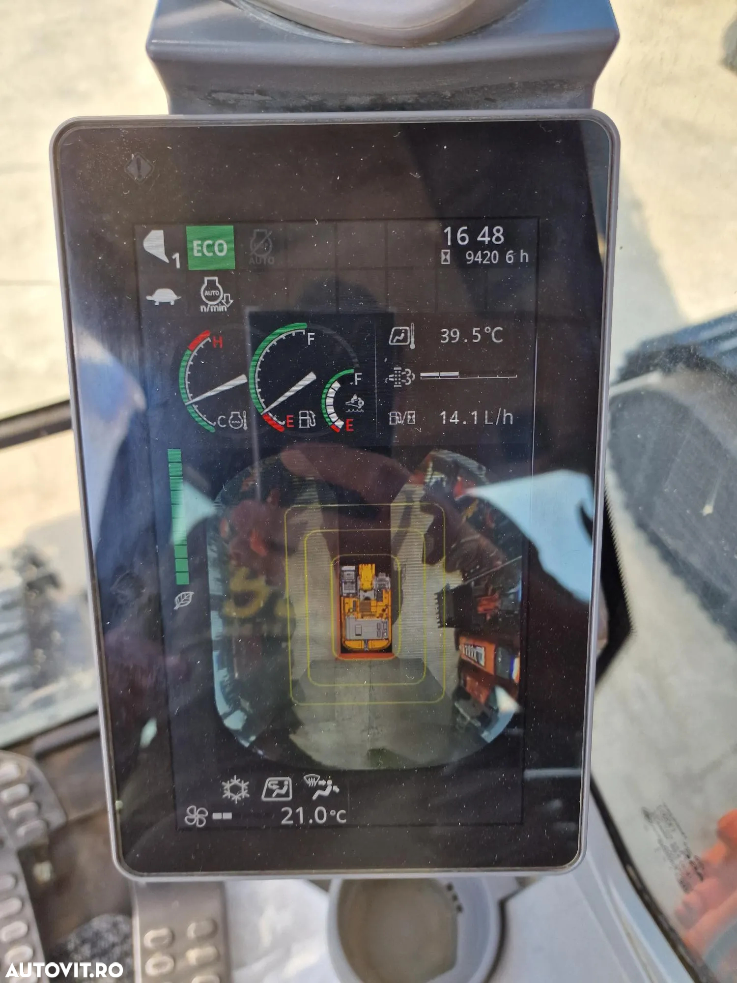 Hitachi ZX350-7, 2020, 9.420h, Cupa 2,2mc NOUA-94.900 Eur+Tva, Masa operationala 26,5t, Consum mediiu 14,1l/h, camera spate, camere laterale, inst picon, AC climatronic, Scaun operator pneumatic, lant 90% ok, STARE FOARTE BUNA, posibil leasing 5 ani-94900Eur - 6