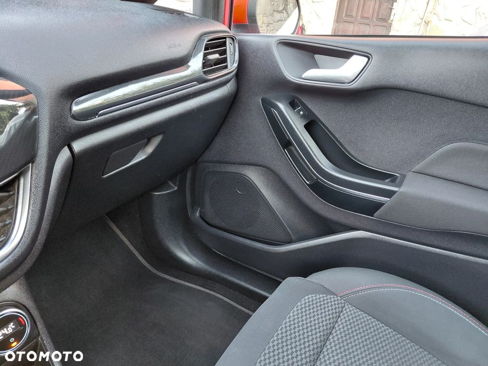 Ford Fiesta 1.5 TDCi S&S ST-LINE - 18
